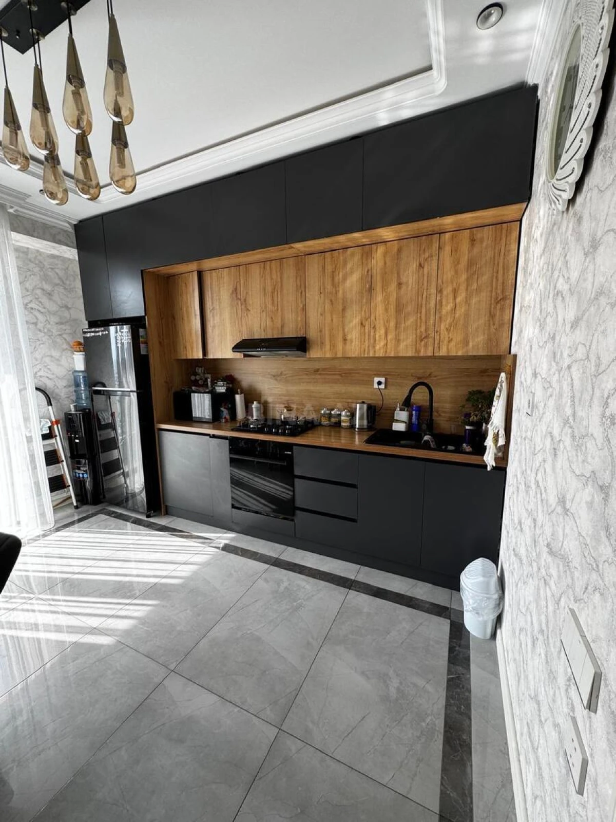 Satılır 3 otaqlı mənzil 148 m²