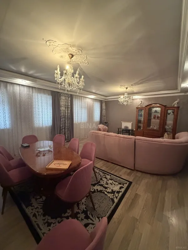 Satılır 10 otaqlı həyət evi 400 m²