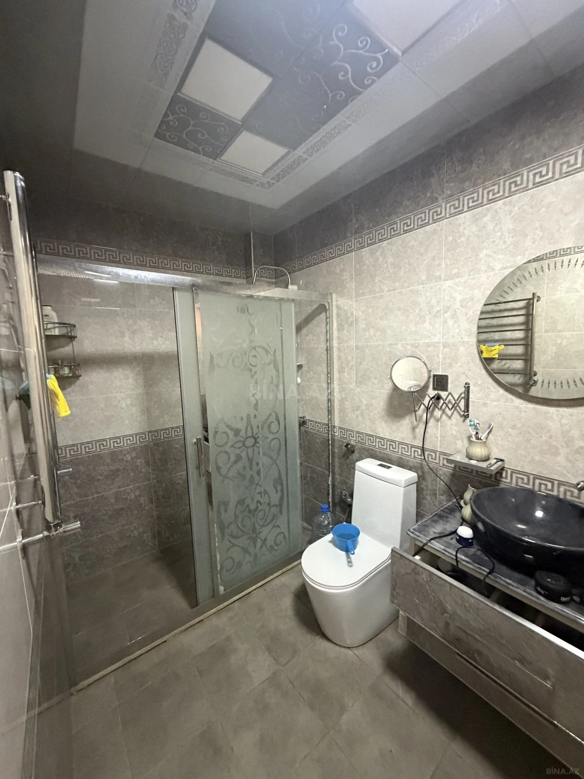 Satılır 10 otaqlı həyət evi 400 m²