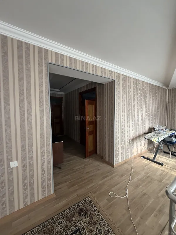 Satılır 10 otaqlı həyət evi 400 m²