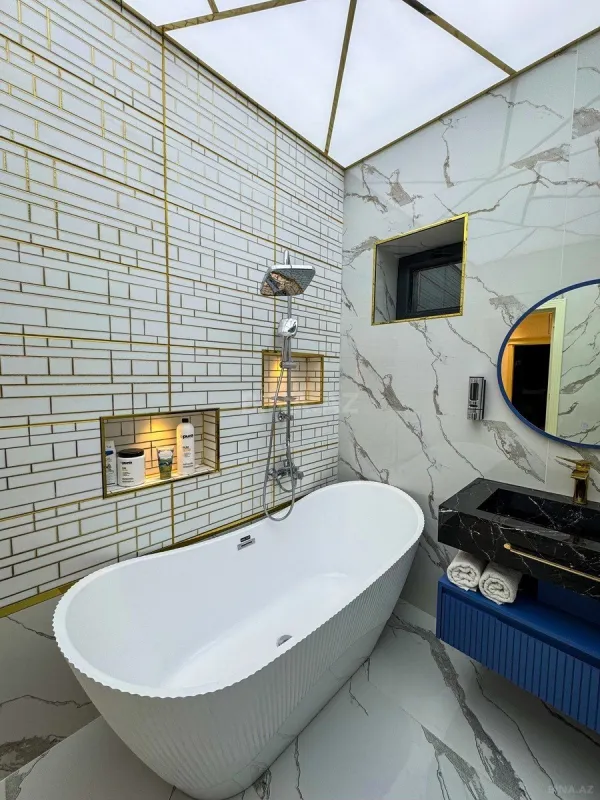 Satılır 6 otaqlı həyət evi 240 m²