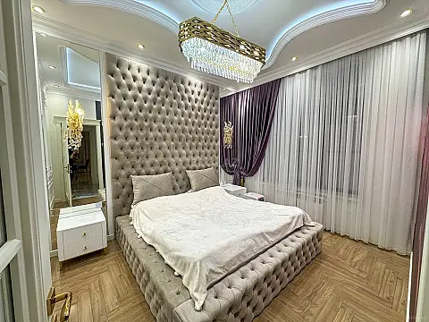 Satılır 6 otaqlı həyət evi 240 m²