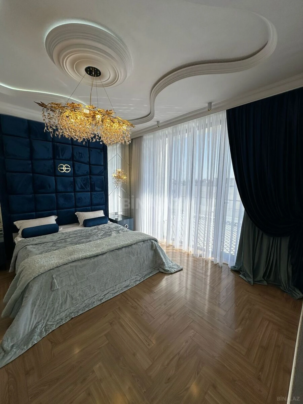 Satılır 6 otaqlı həyət evi 240 m²