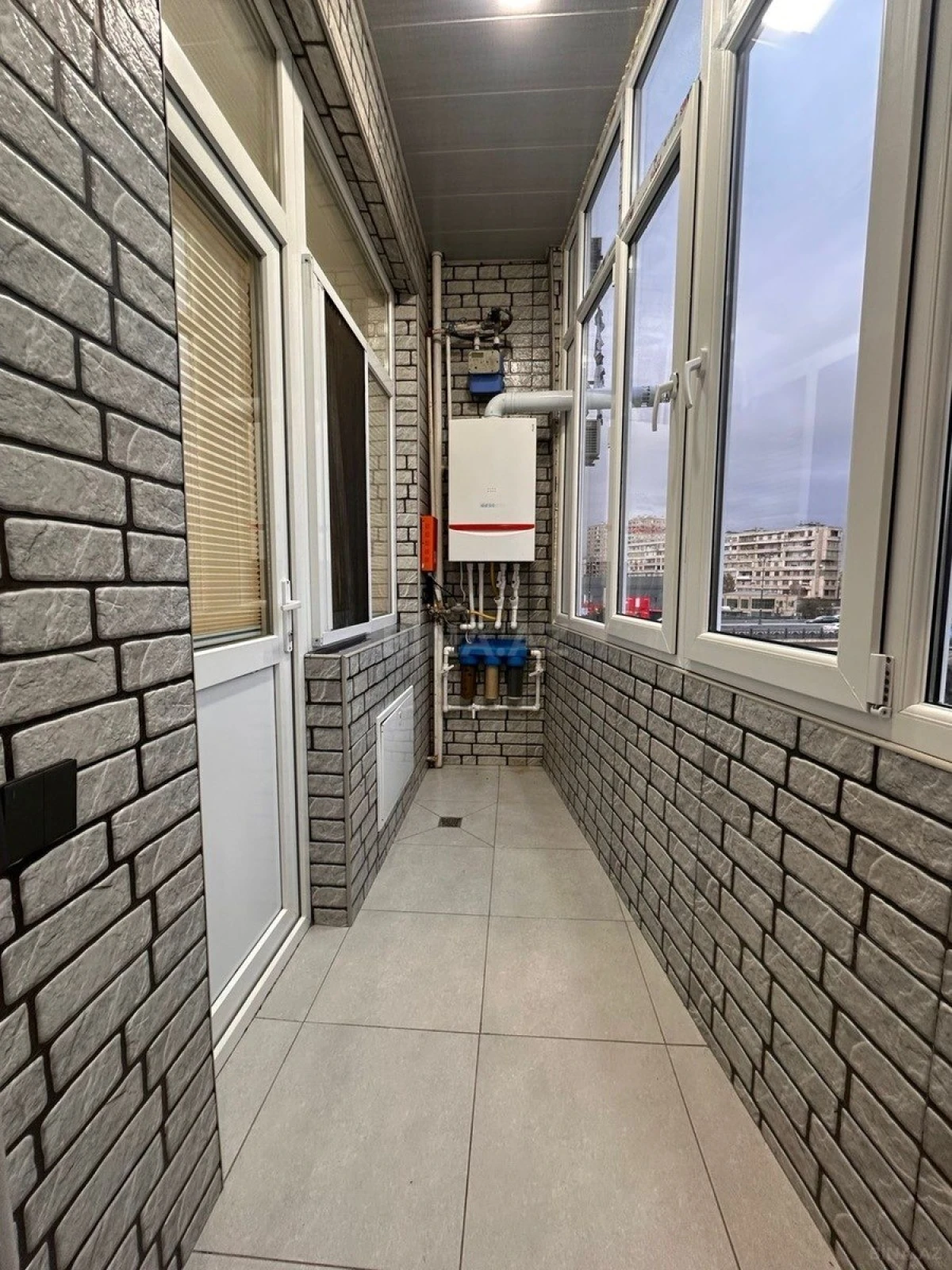 Satılır 3 otaqlı mənzil 135 m²