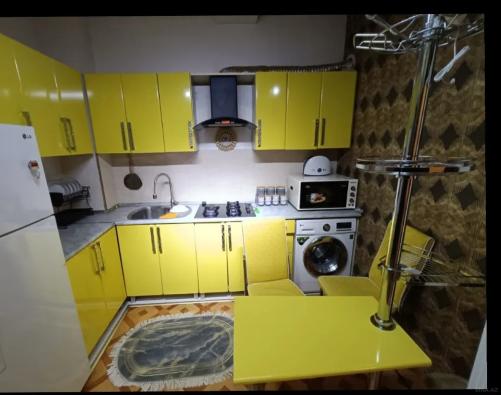 Kirayə verilir 2 otaqlı mənzil 75 m²