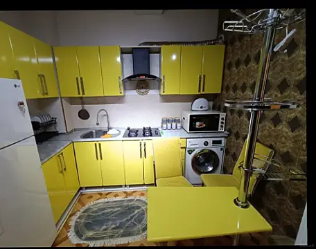 Kirayə verilir 2 otaqlı mənzil 75 m²