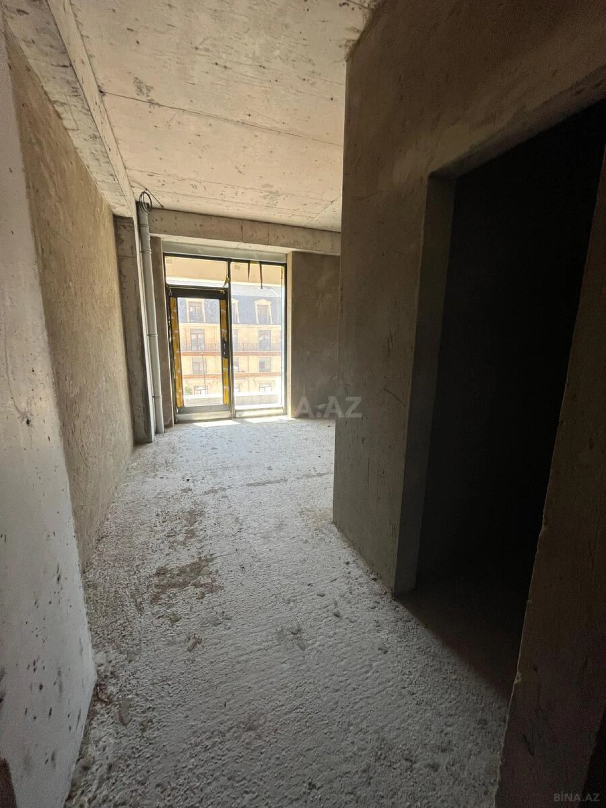 Satılır 2 otaqlı mənzil 71 m²