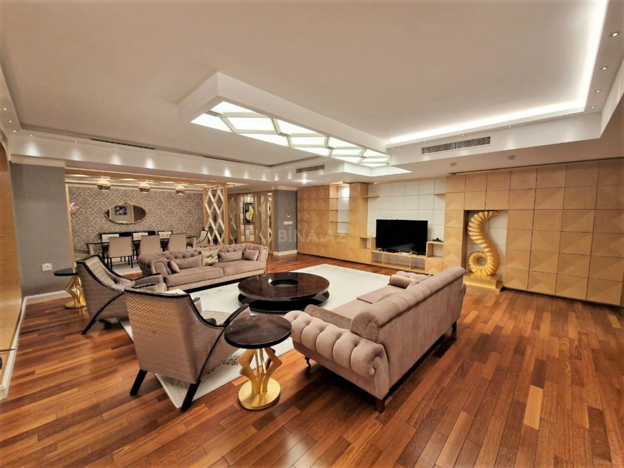 Kirayə verilir 6 otaqlı mənzil 460 m²