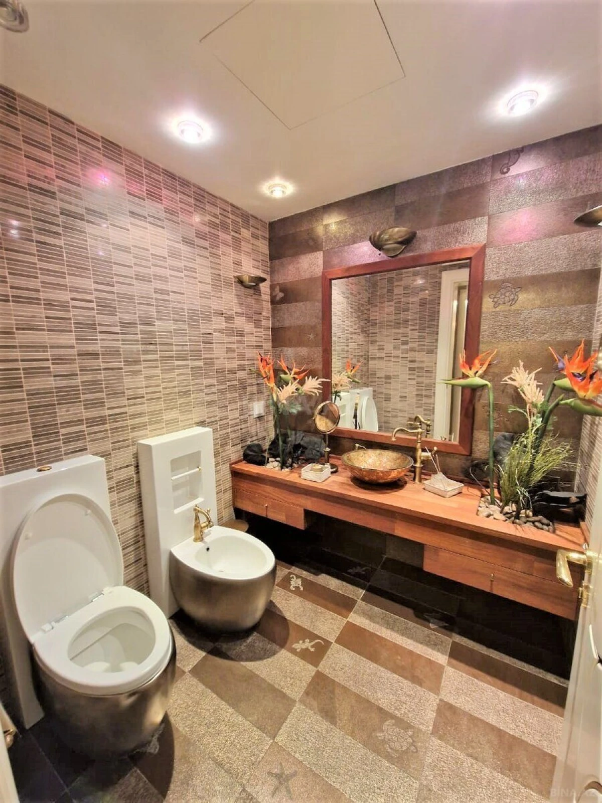 Kirayə verilir 6 otaqlı mənzil 460 m²