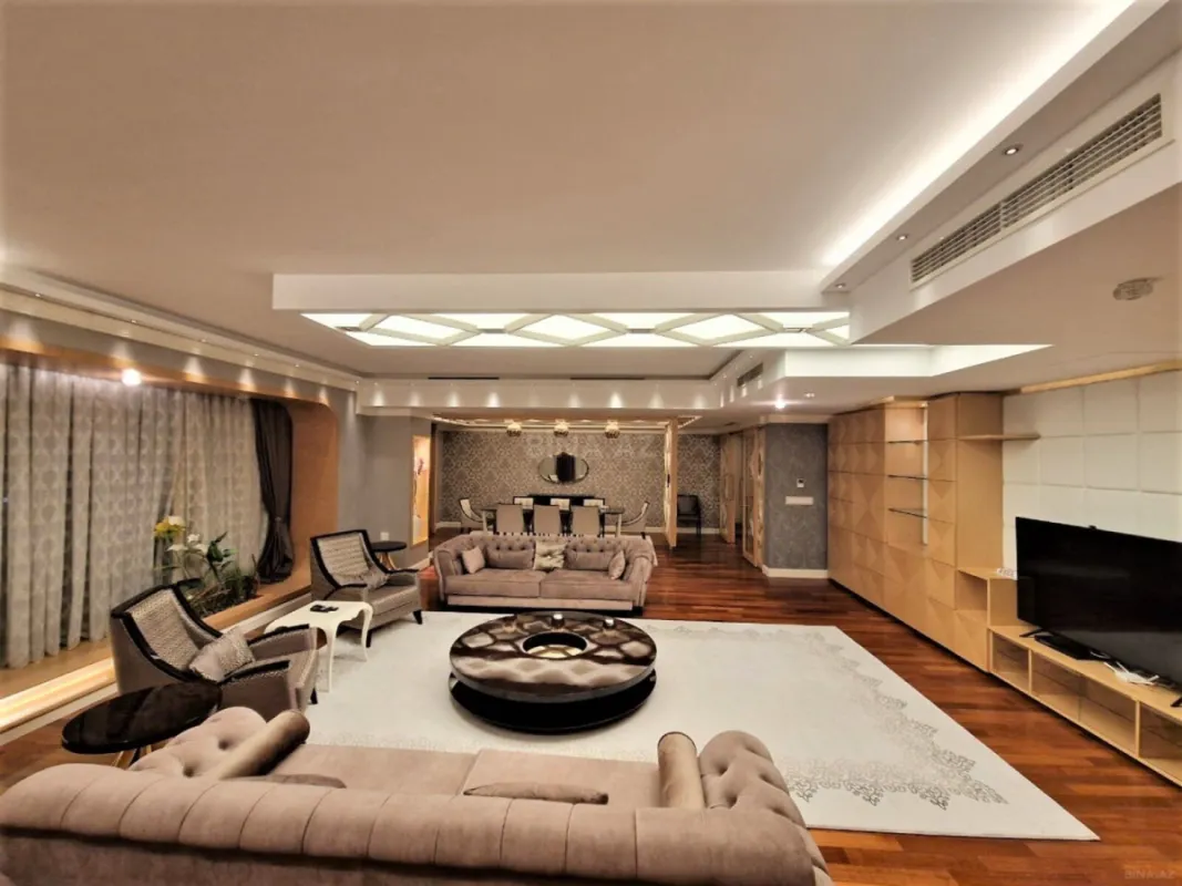 Kirayə verilir 6 otaqlı mənzil 460 m²