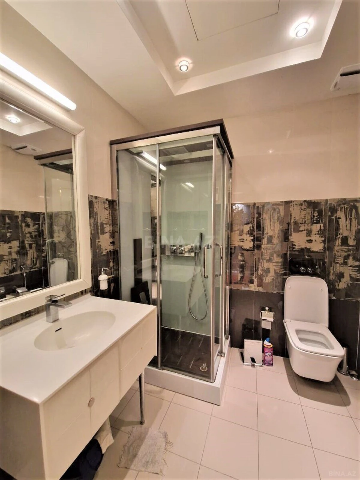Kirayə verilir 6 otaqlı mənzil 460 m²