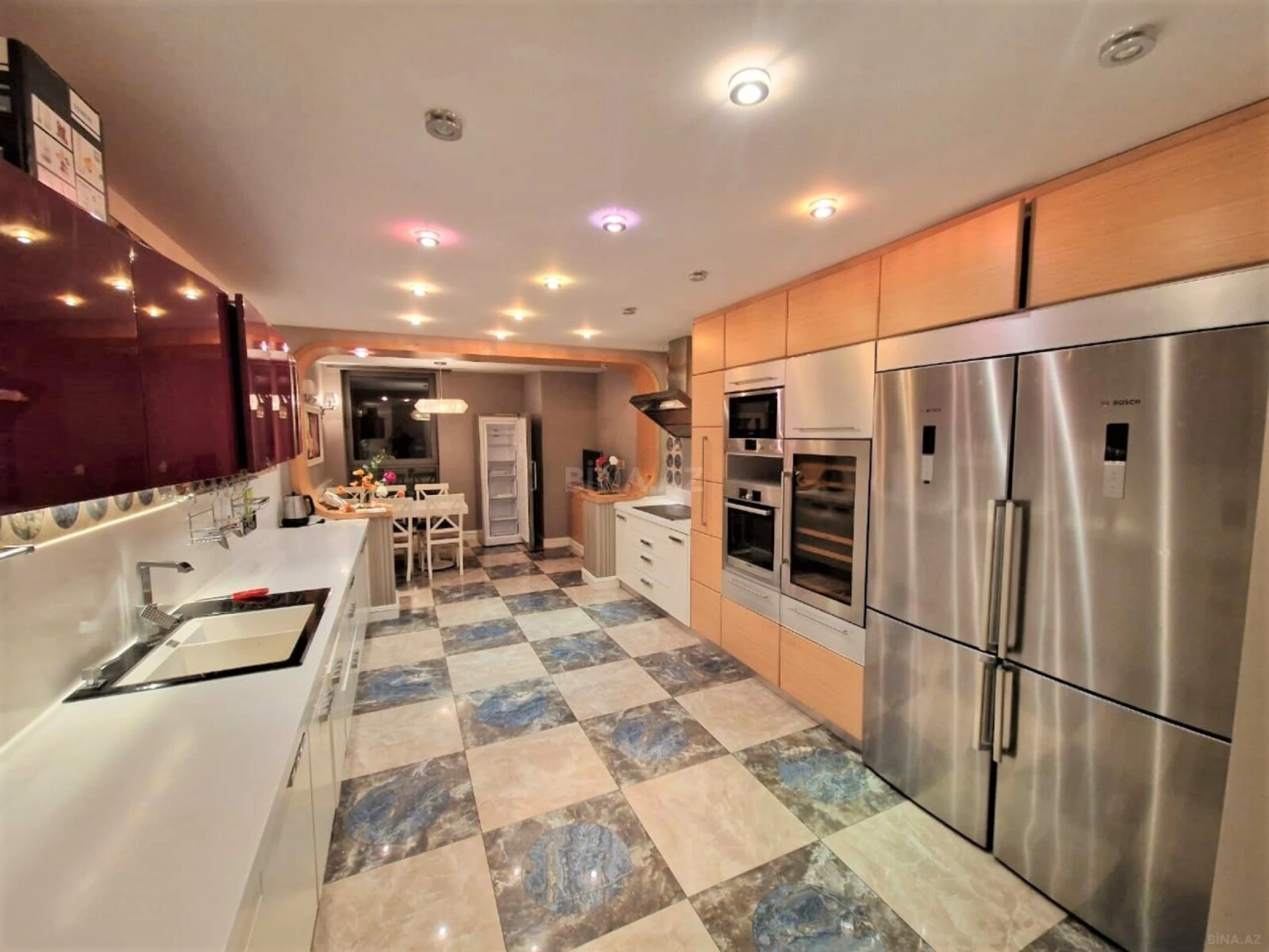 Kirayə verilir 6 otaqlı mənzil 460 m²