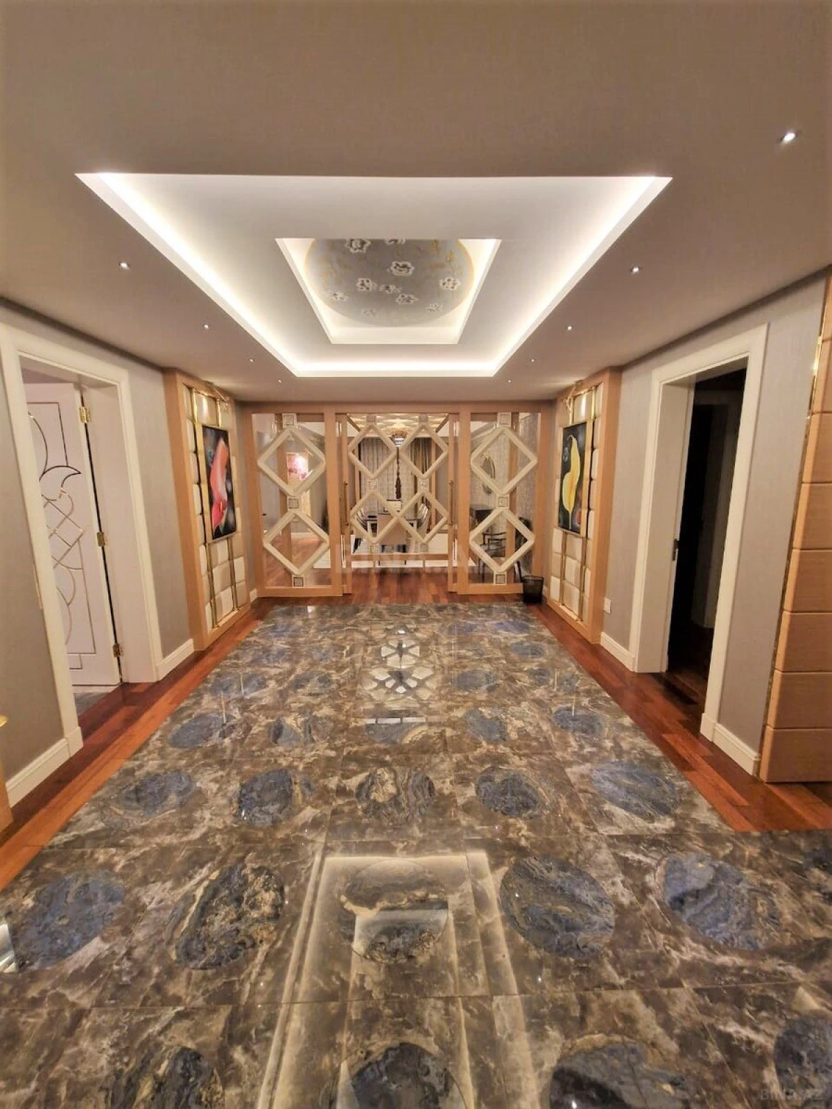 Kirayə verilir 6 otaqlı mənzil 460 m²