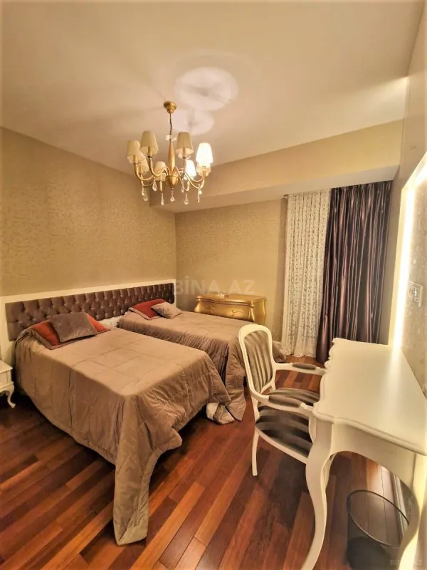 Kirayə verilir 6 otaqlı mənzil 460 m²