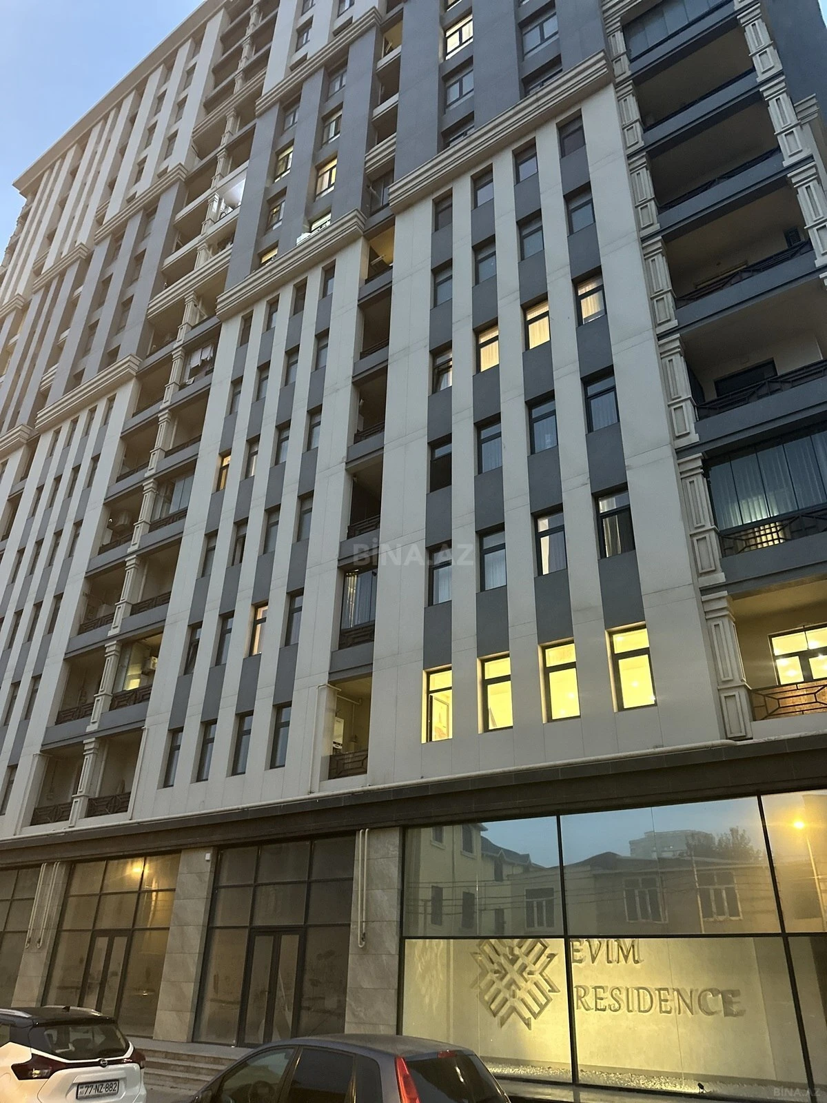 Satılır 3 otaqlı mənzil 114 m²