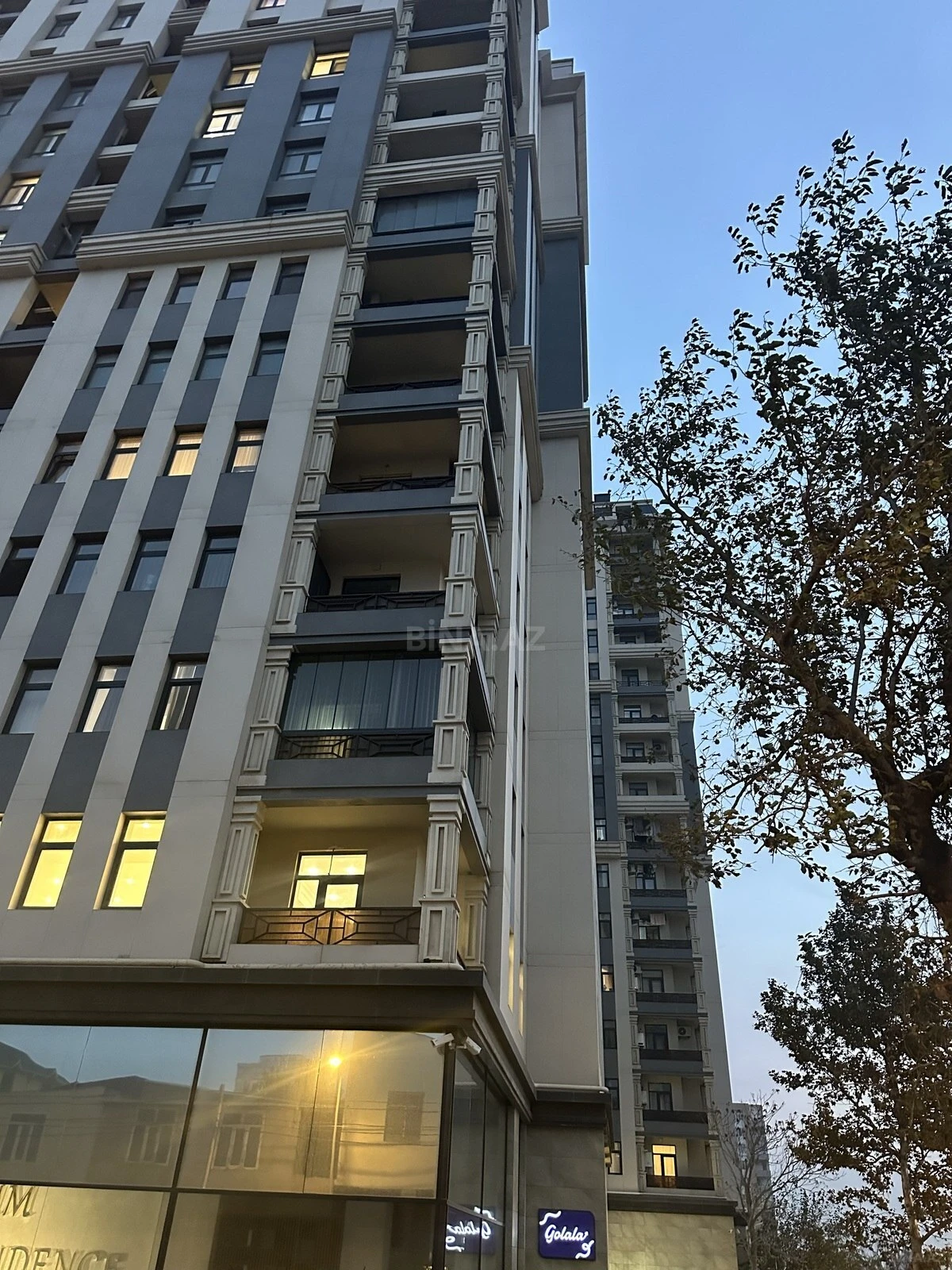 Satılır 3 otaqlı mənzil 114 m²