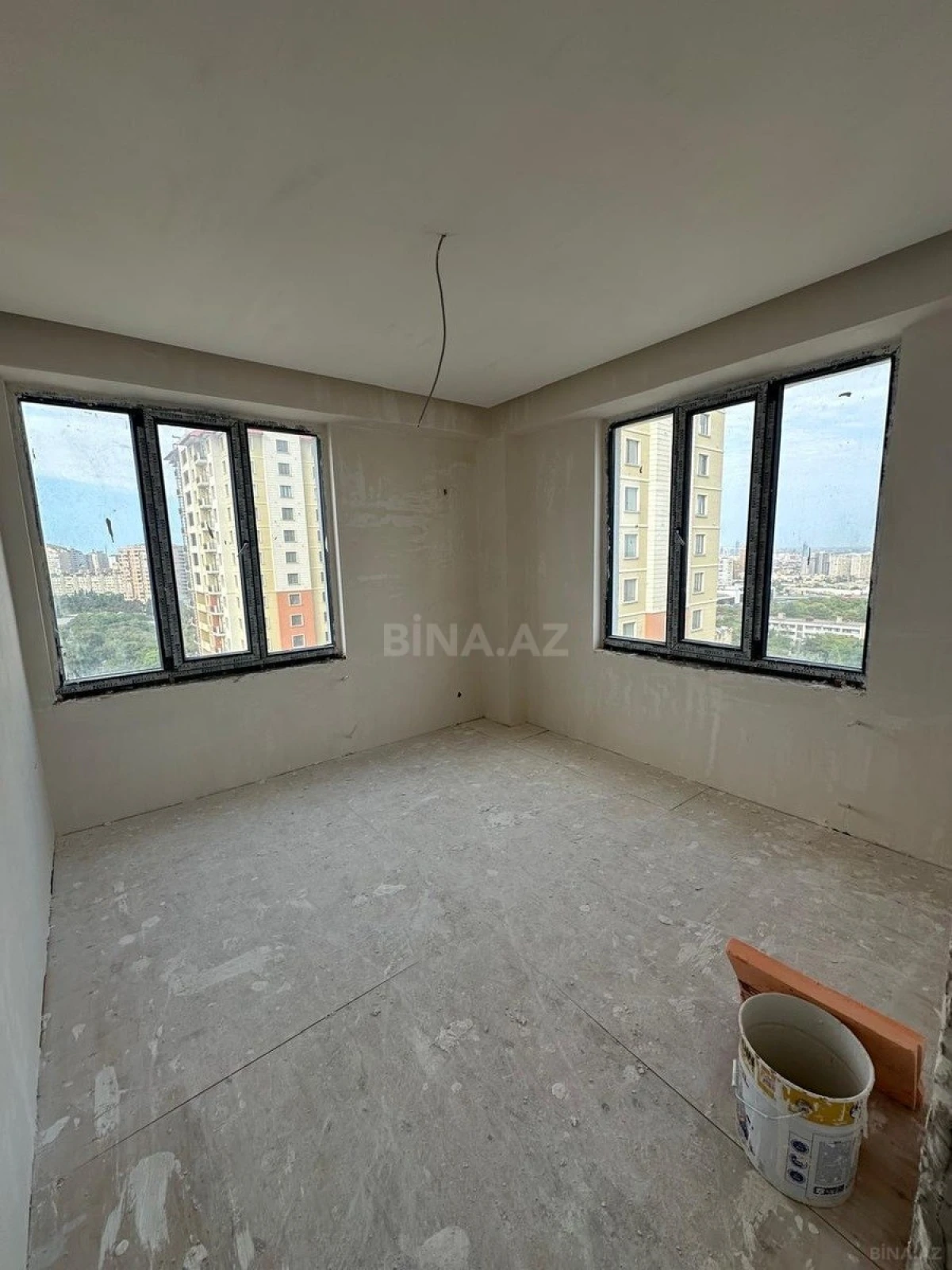 Satılır 3 otaqlı mənzil 114 m²