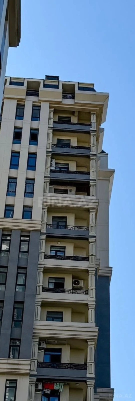 Satılır 3 otaqlı mənzil 114 m²