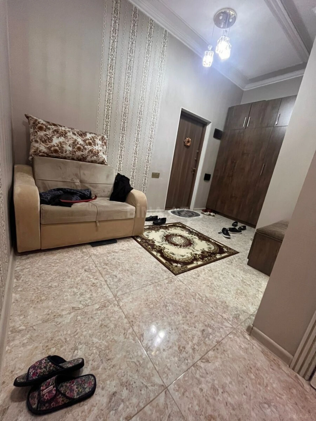 Satılır 3 otaqlı mənzil 135 m²