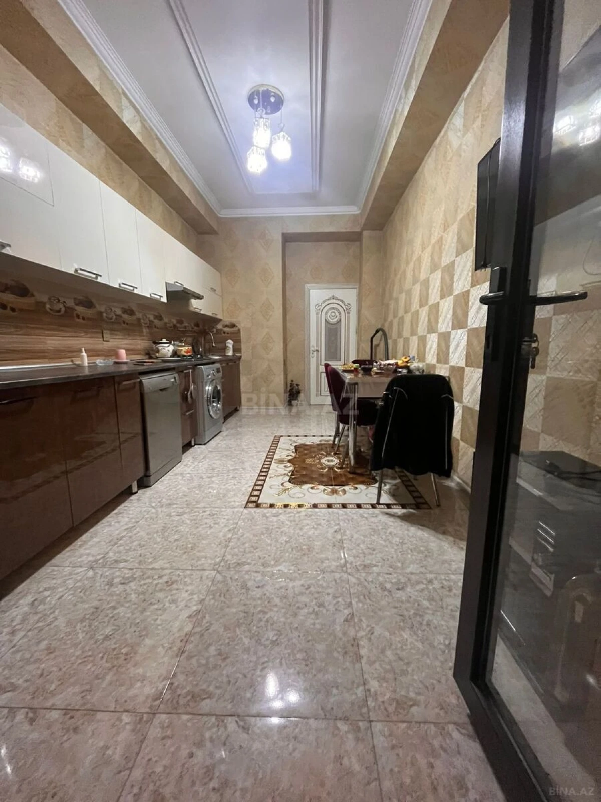 Satılır 3 otaqlı mənzil 135 m²