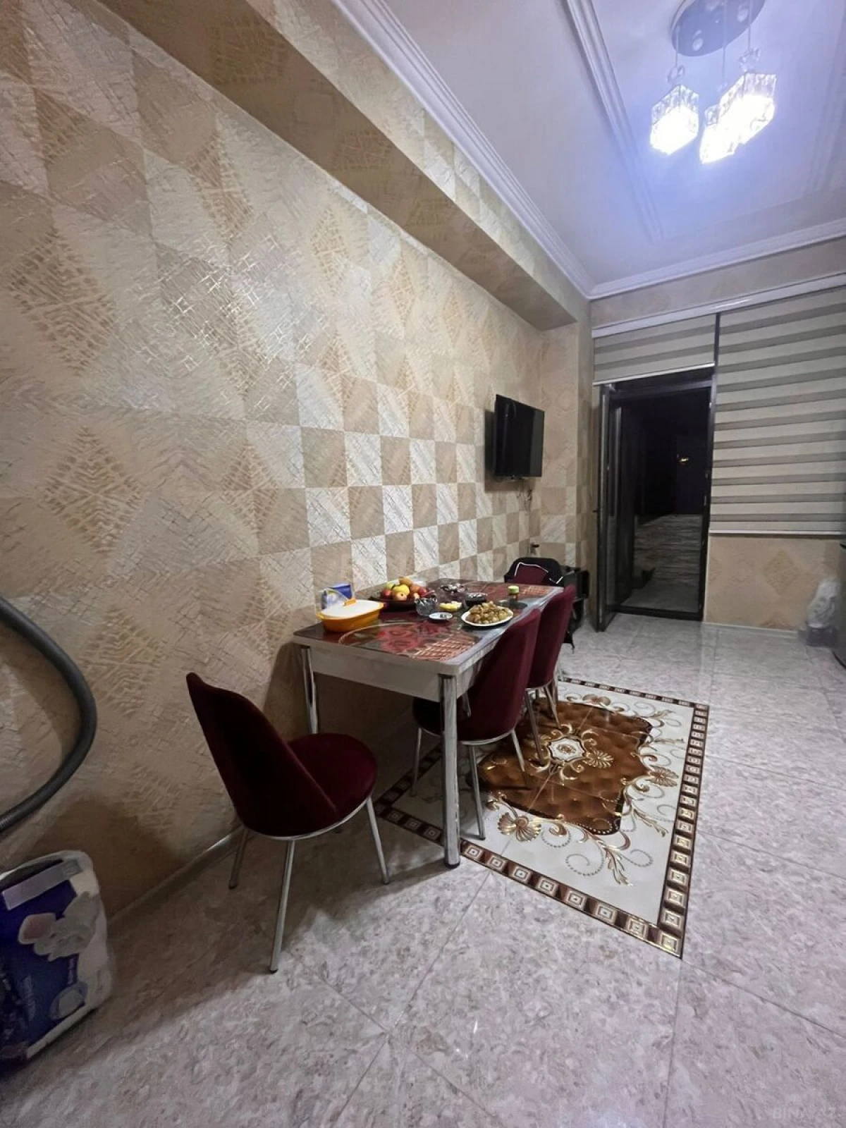 Satılır 3 otaqlı mənzil 135 m²