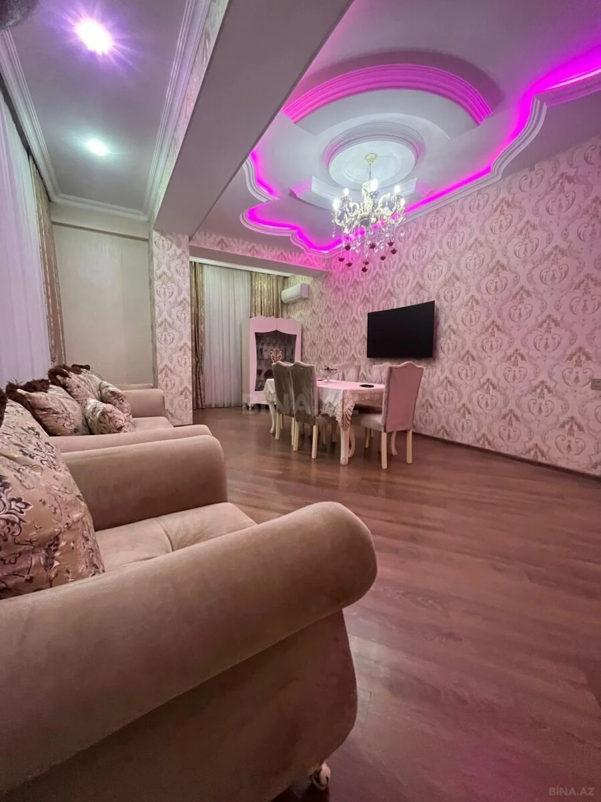 Satılır 3 otaqlı mənzil 135 m²