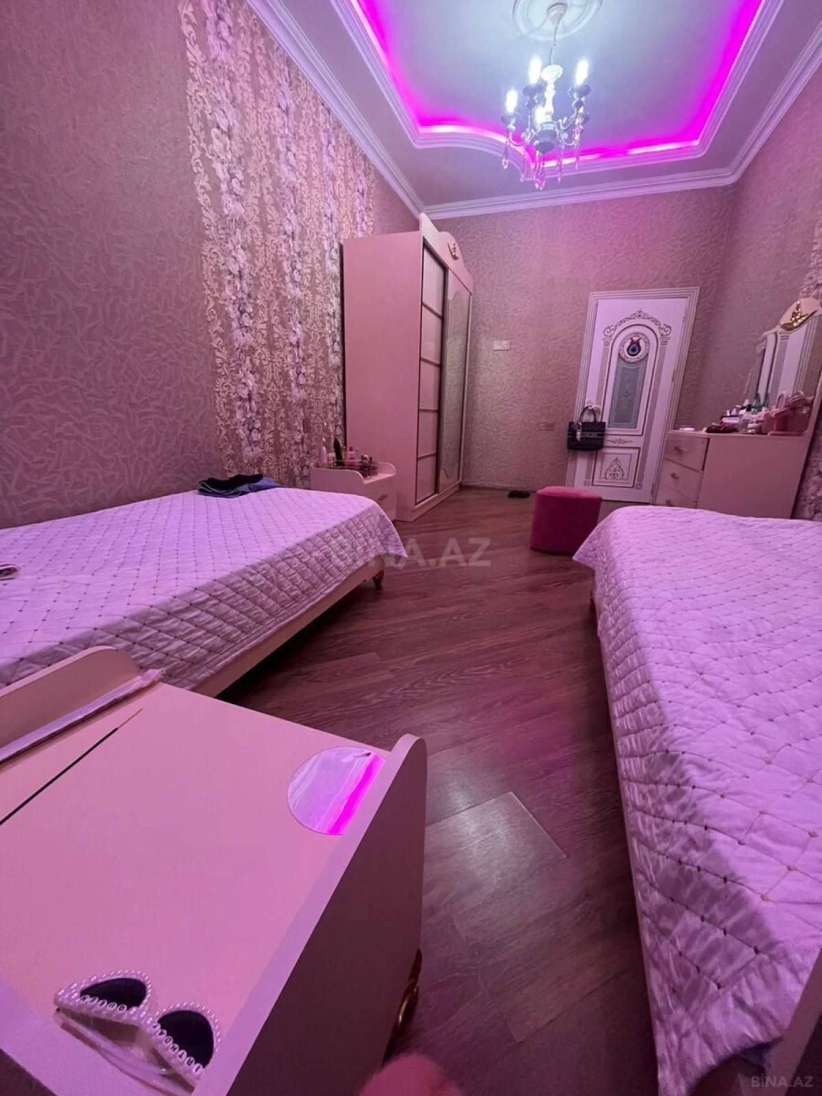 Satılır 3 otaqlı mənzil 135 m²