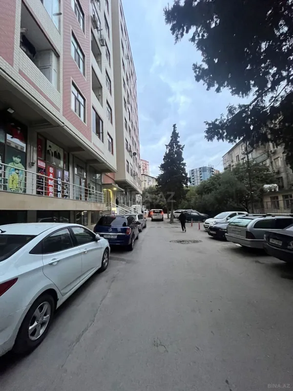 Satılır 3 otaqlı mənzil 135 m²