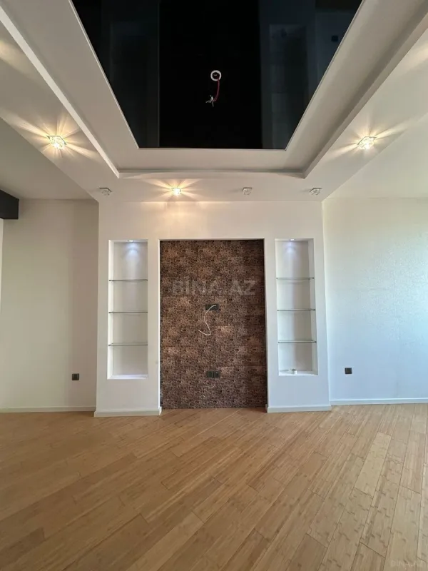 Satılır 3 otaqlı mənzil 125 m²