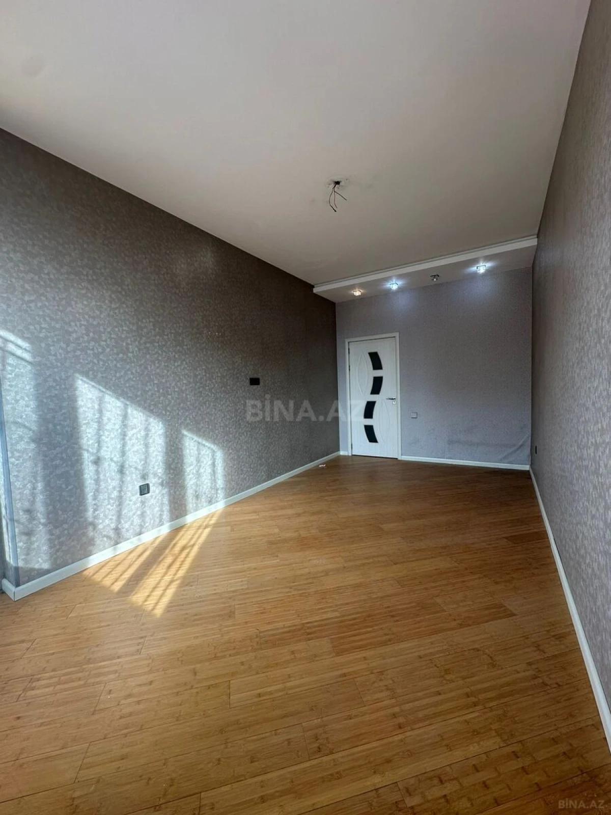 Satılır 3 otaqlı mənzil 125 m²