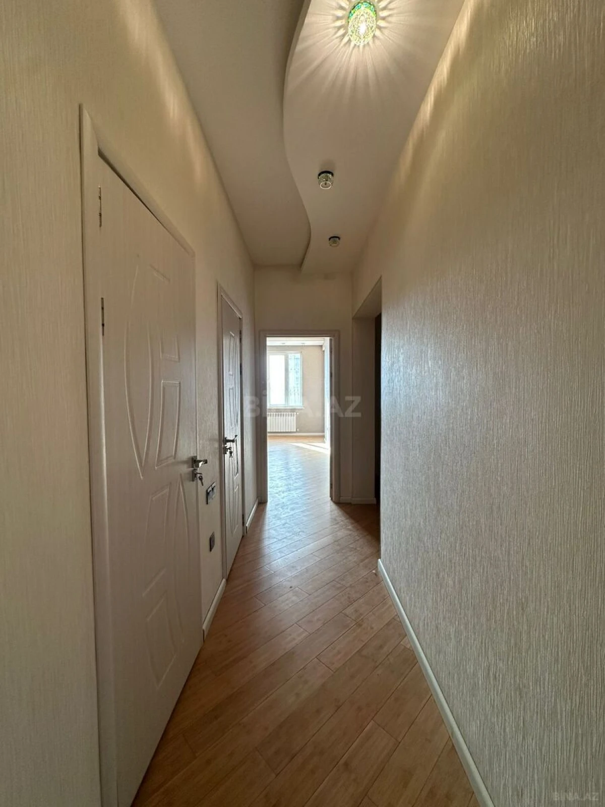 Satılır 3 otaqlı mənzil 125 m²