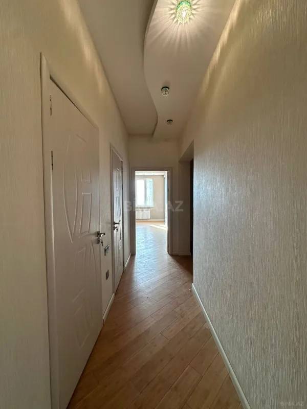 Satılır 3 otaqlı mənzil 125 m²