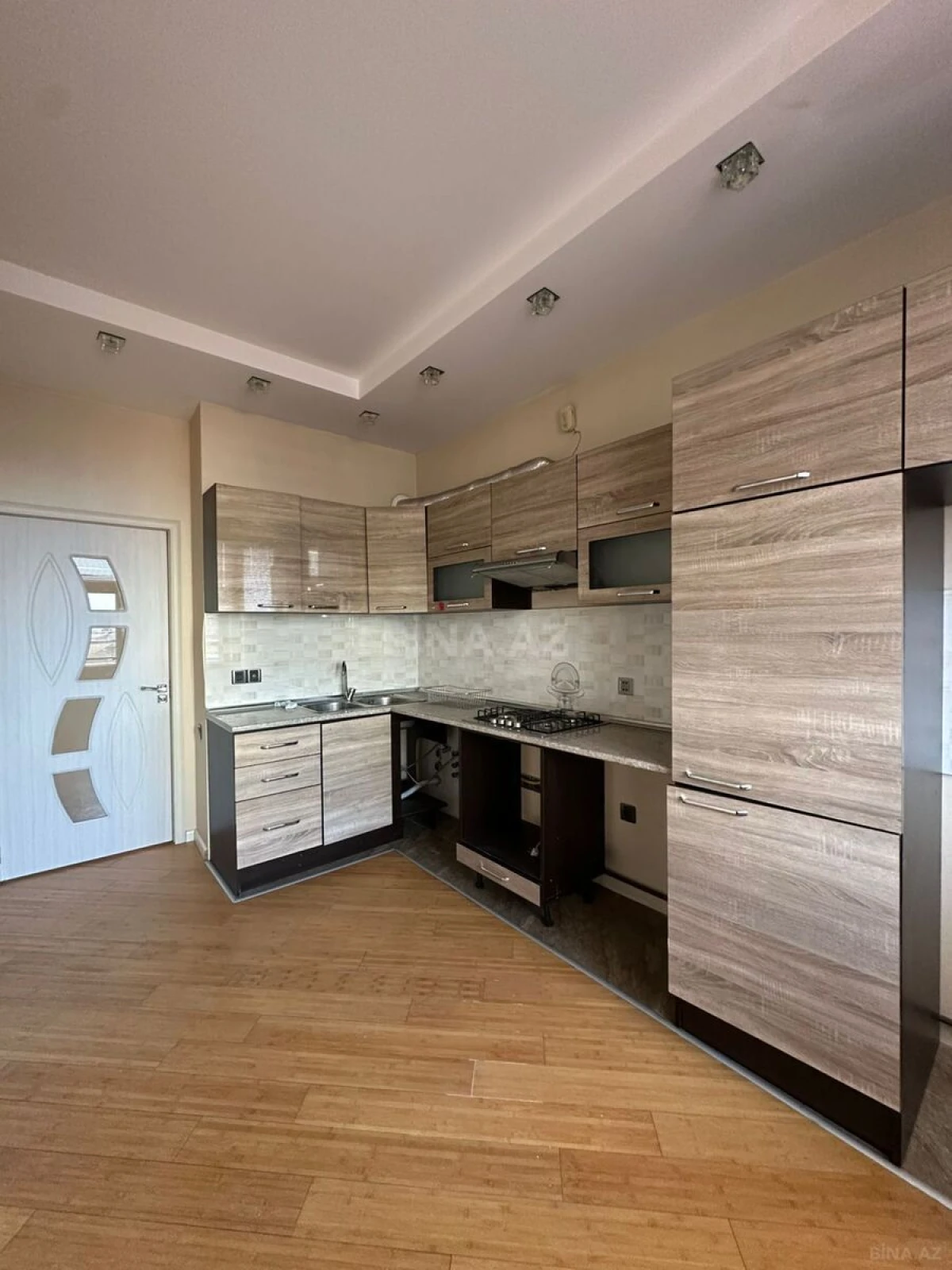 Satılır 3 otaqlı mənzil 125 m²