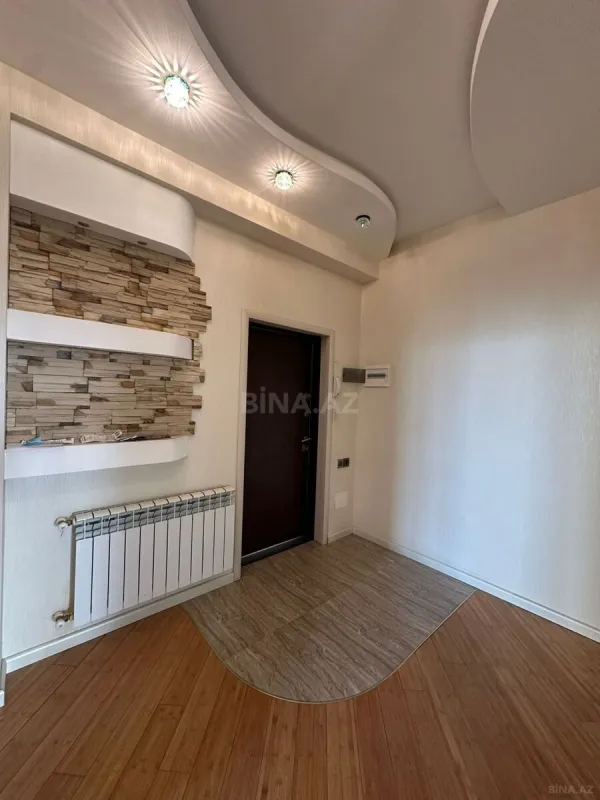 Satılır 3 otaqlı mənzil 125 m²