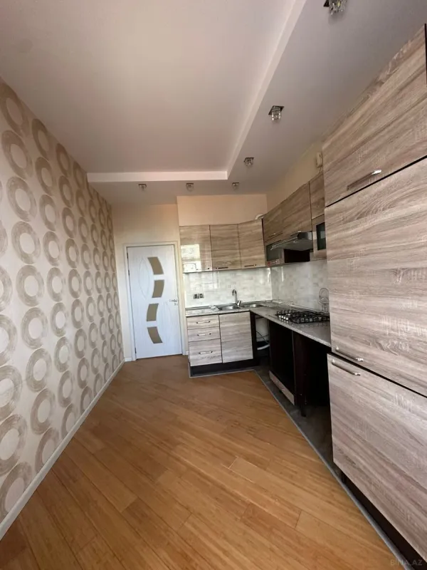 Satılır 3 otaqlı mənzil 125 m²