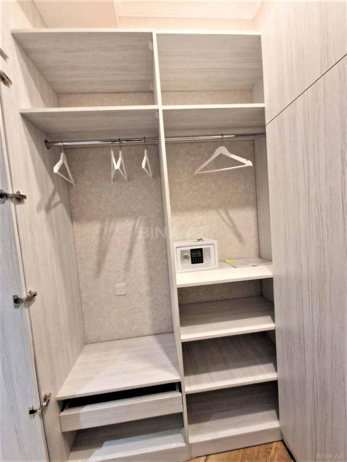 Kirayə verilir 2 otaqlı mənzil 100 m²