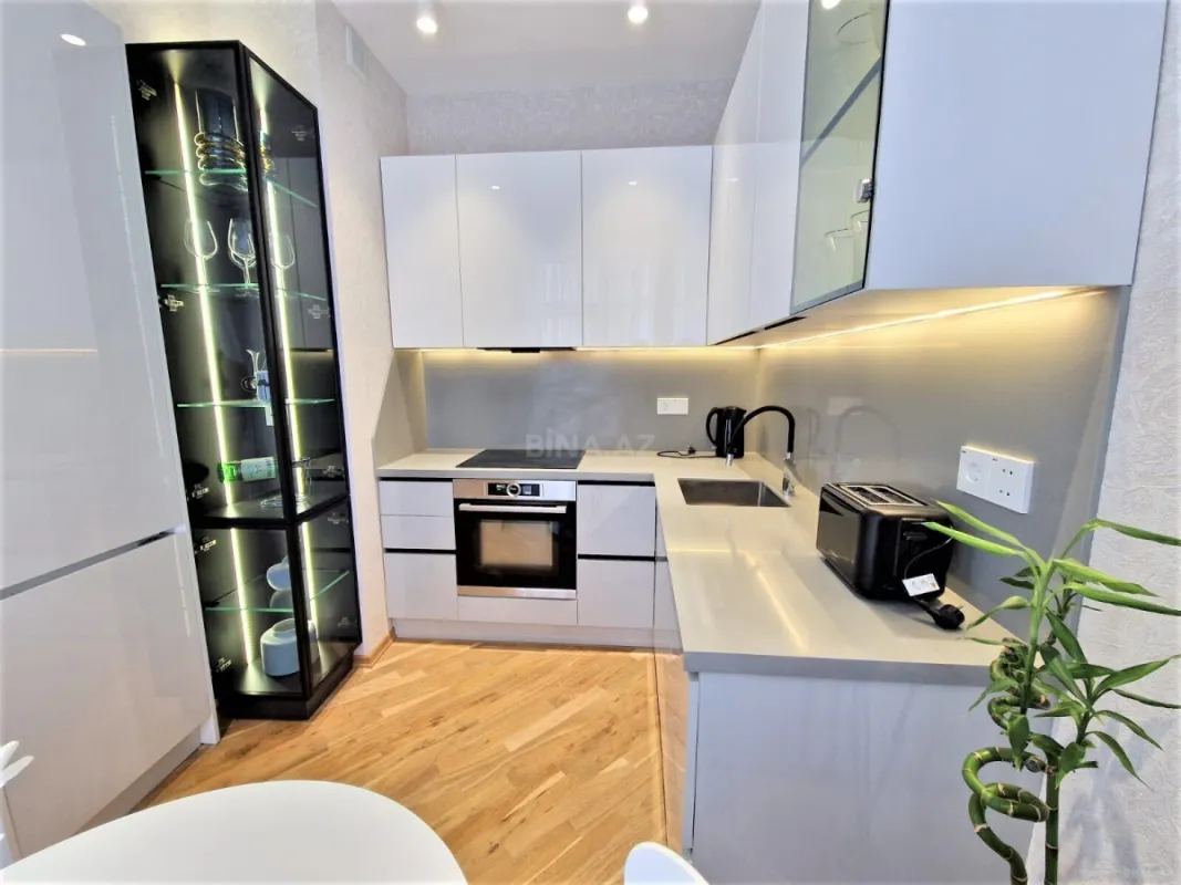 Kirayə verilir 2 otaqlı mənzil 100 m²