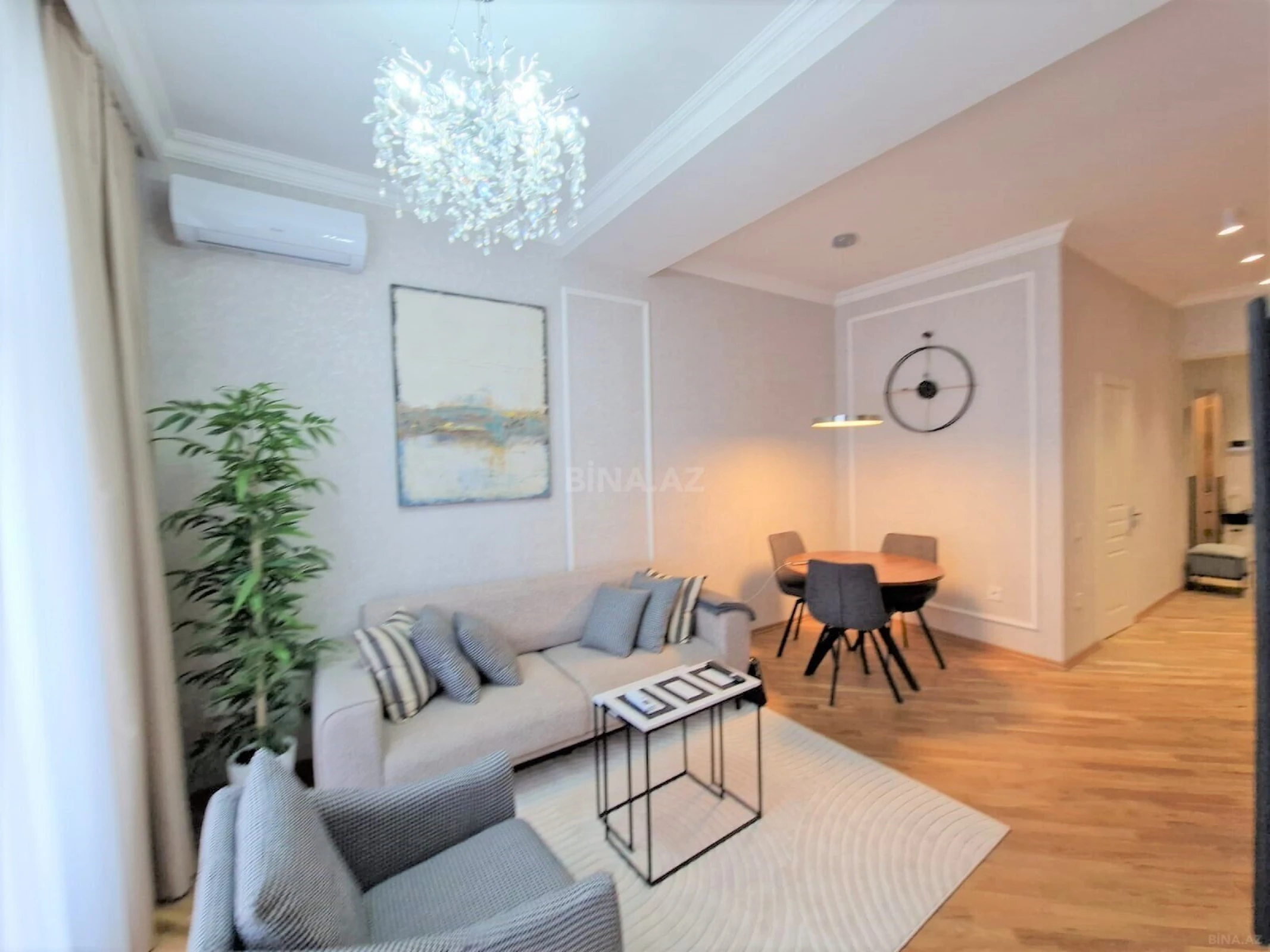 Kirayə verilir 2 otaqlı mənzil 100 m²