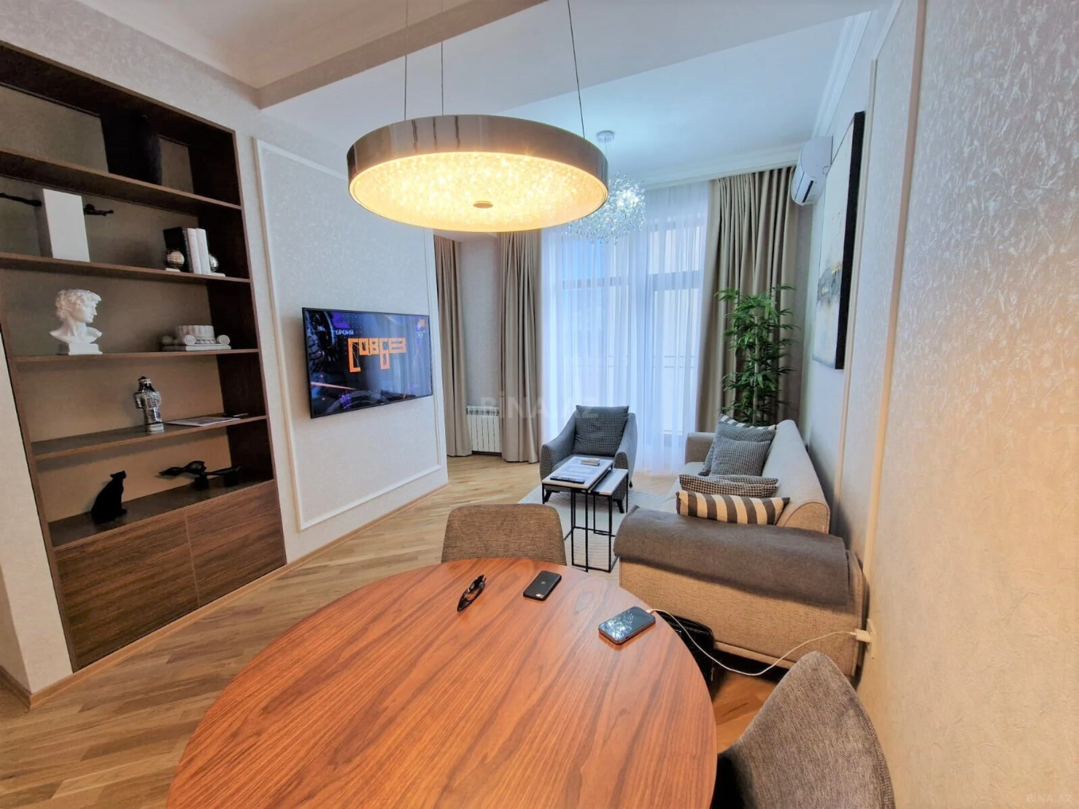 Kirayə verilir 2 otaqlı mənzil 100 m²