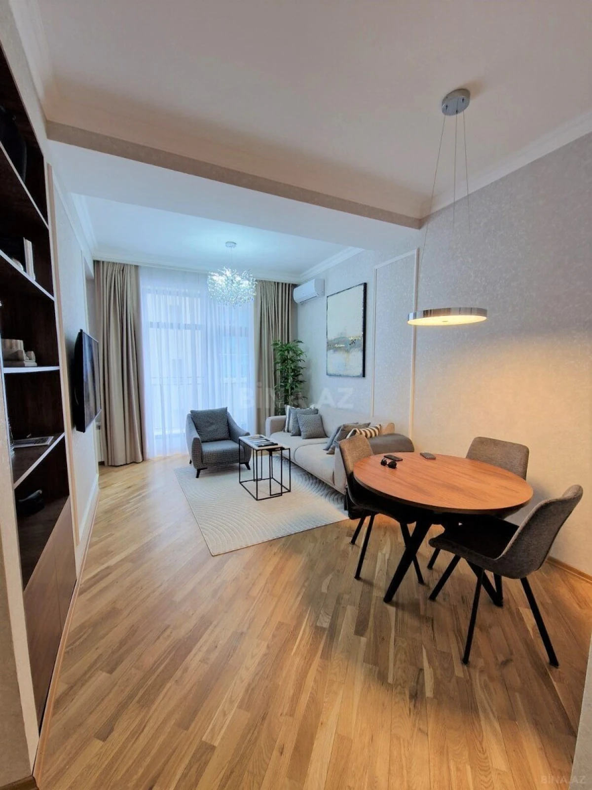 Kirayə verilir 2 otaqlı mənzil 100 m²