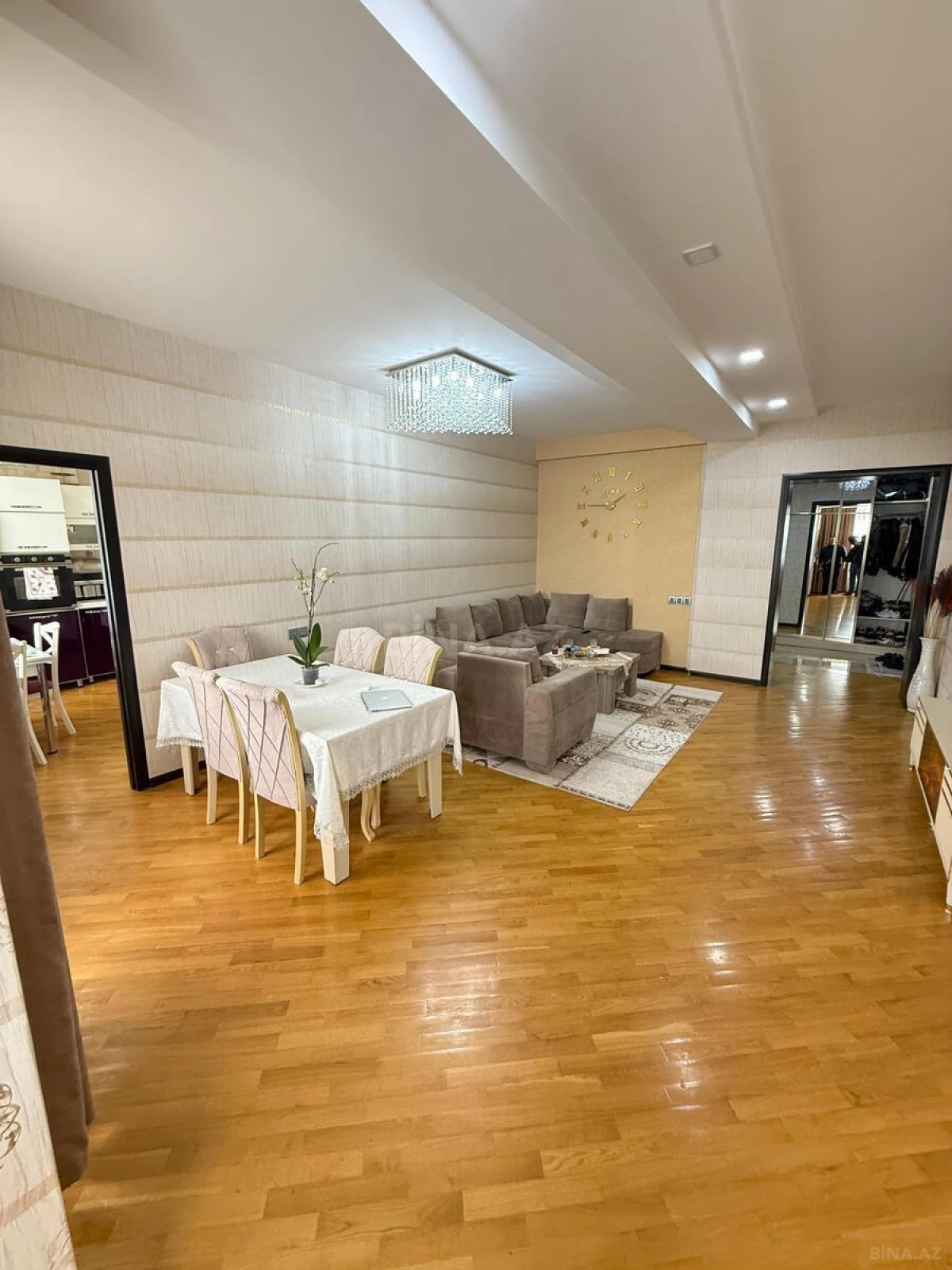 Satılır 3 otaqlı mənzil 109 m²