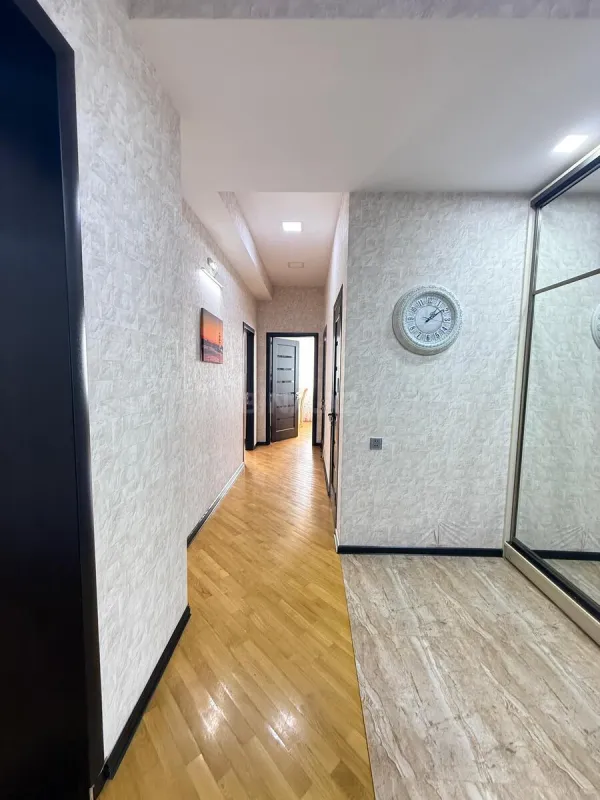 Satılır 3 otaqlı mənzil 109 m²