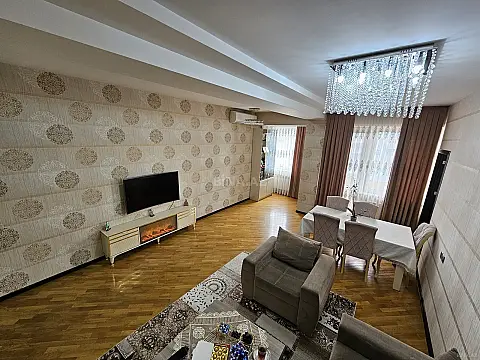 Satılır 3 otaqlı mənzil 109 m²