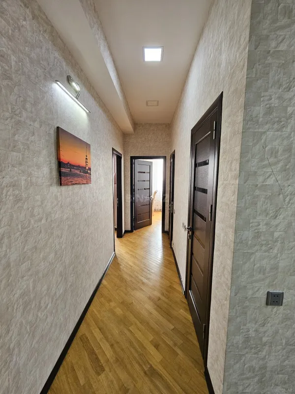 Satılır 3 otaqlı mənzil 109 m²