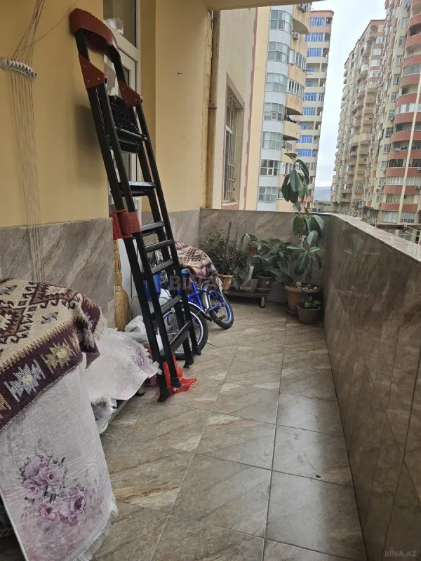 Satılır 2 otaqlı mənzil 96 m²