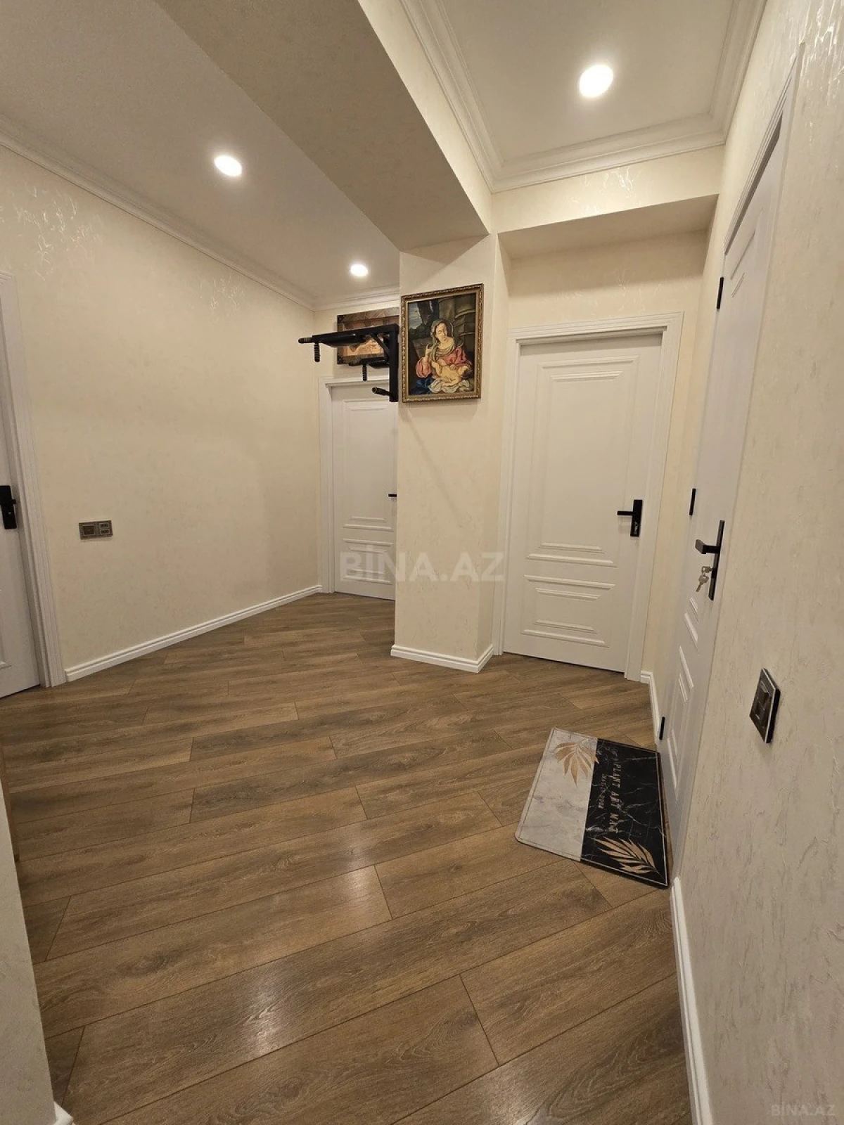 Satılır 2 otaqlı mənzil 96 m²