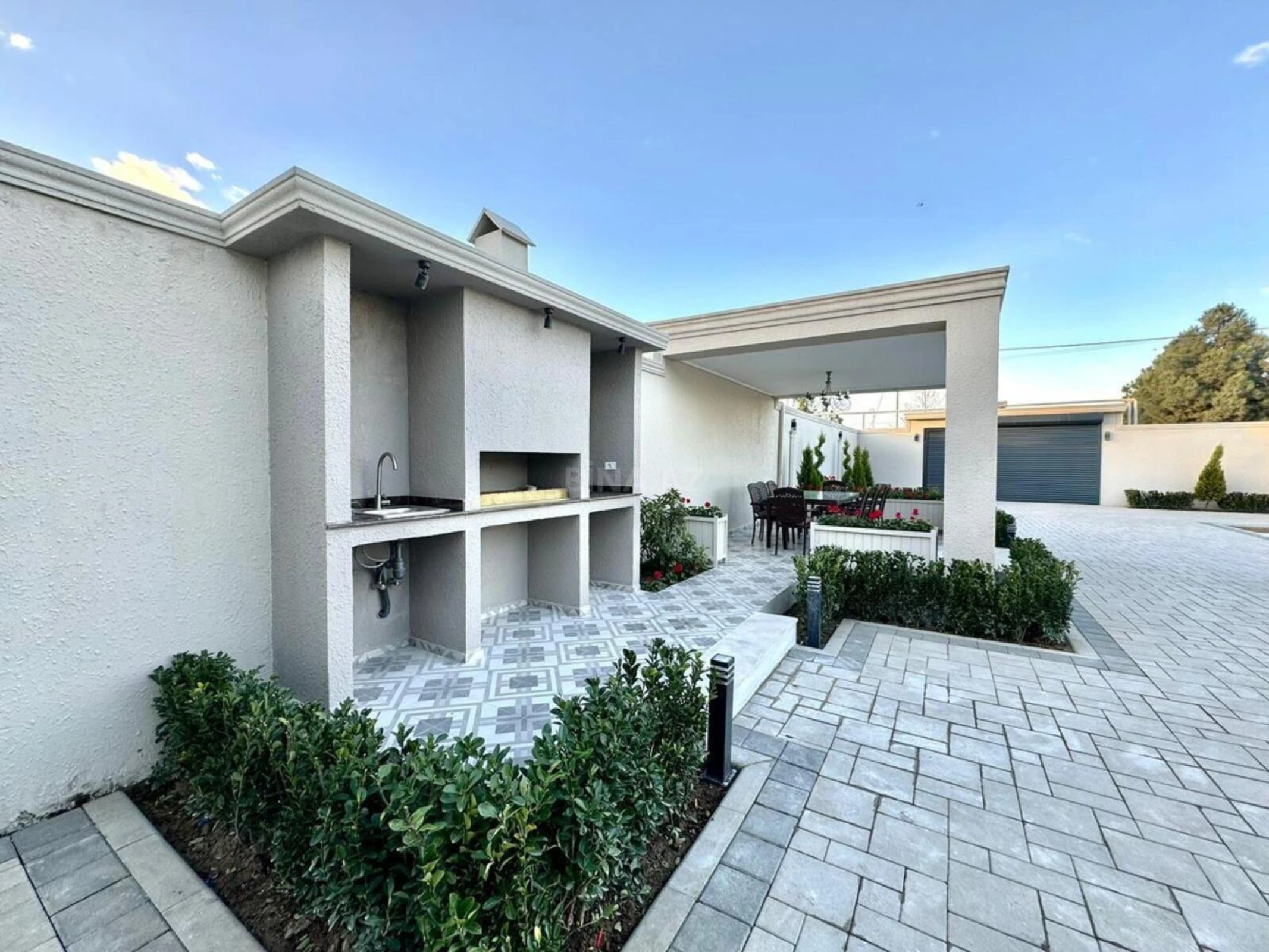 Kirayə verilir 5 otaqlı həyət evi 300 m²