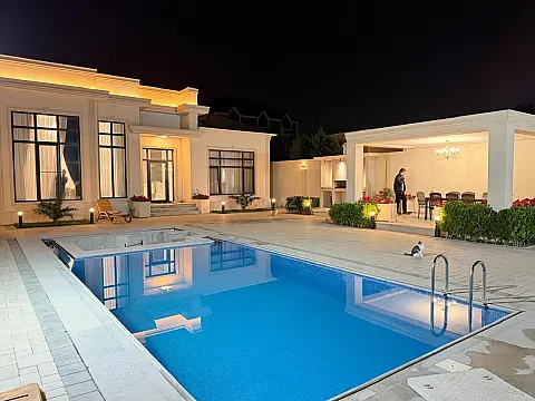 Kirayə verilir 5 otaqlı həyət evi 300 m²