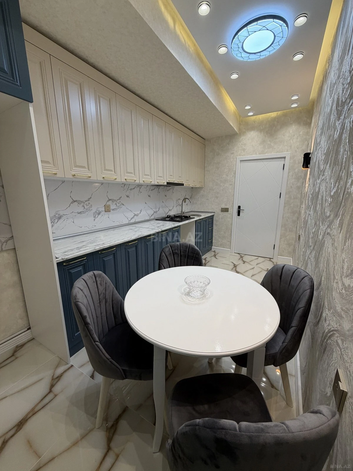 Satılır 2 otaqlı mənzil 78 m²