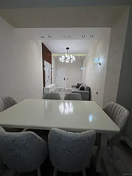 Satılır 2 otaqlı mənzil 78 m²